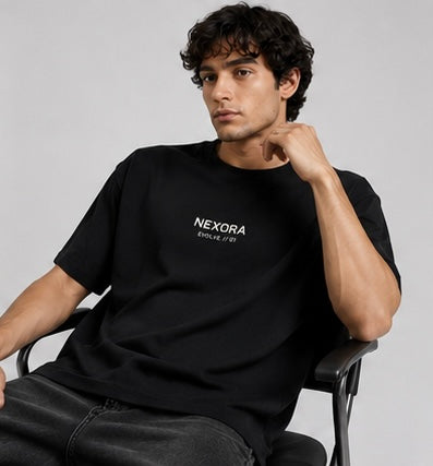 NEXORA EVOLVE // 01 Oversized T-Shirt